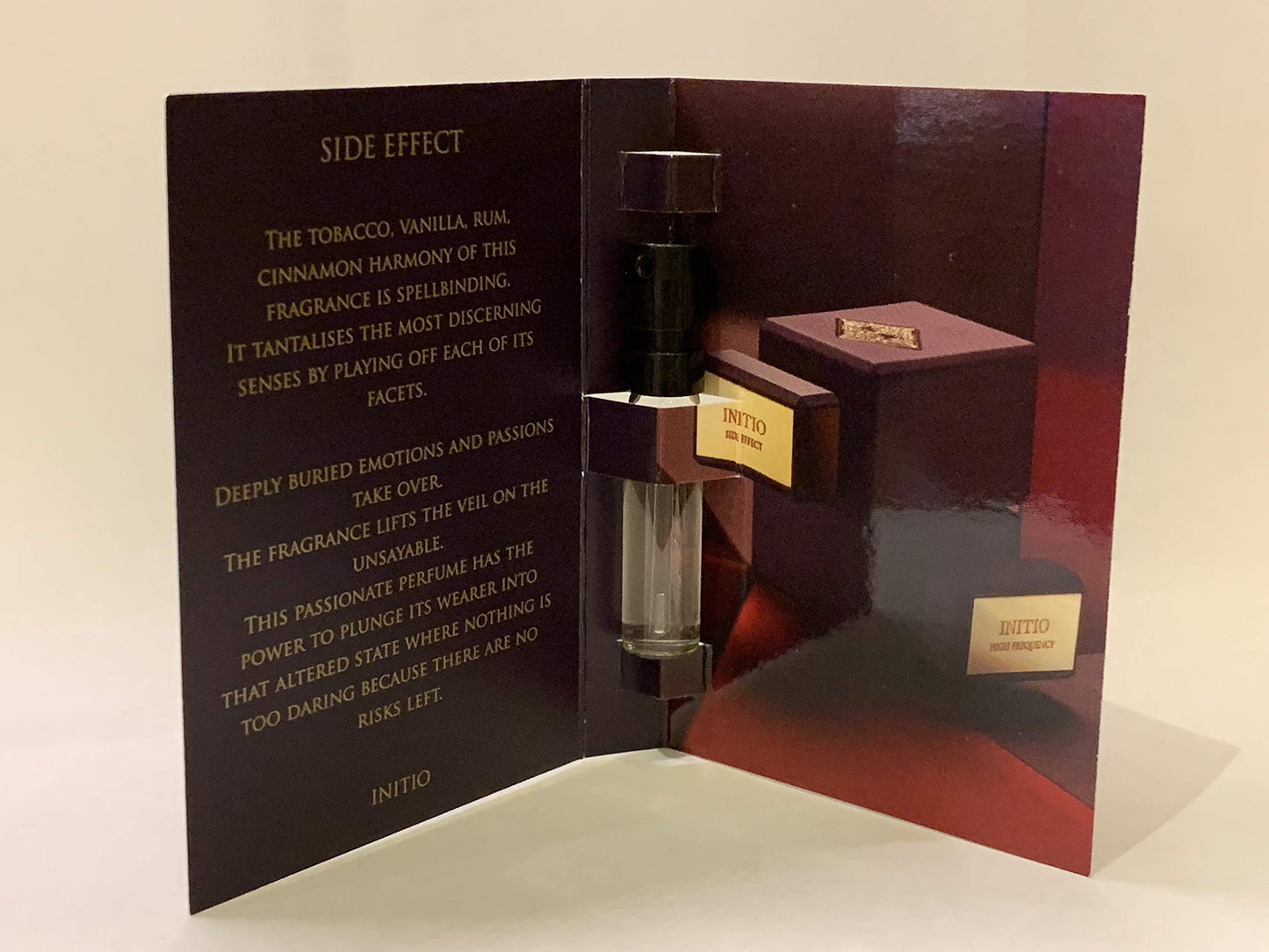 Initio Side Effect 1.5 ml/0,05 fl oz virallinen parfumstaaltje